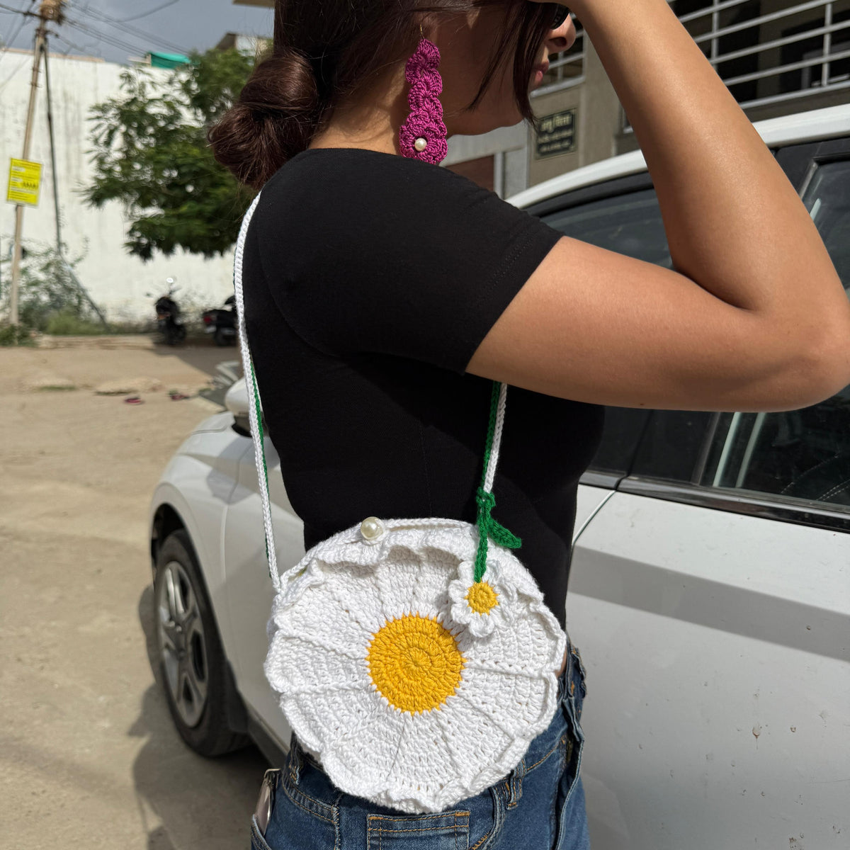 Daisy Flower Small Sling Bag – White