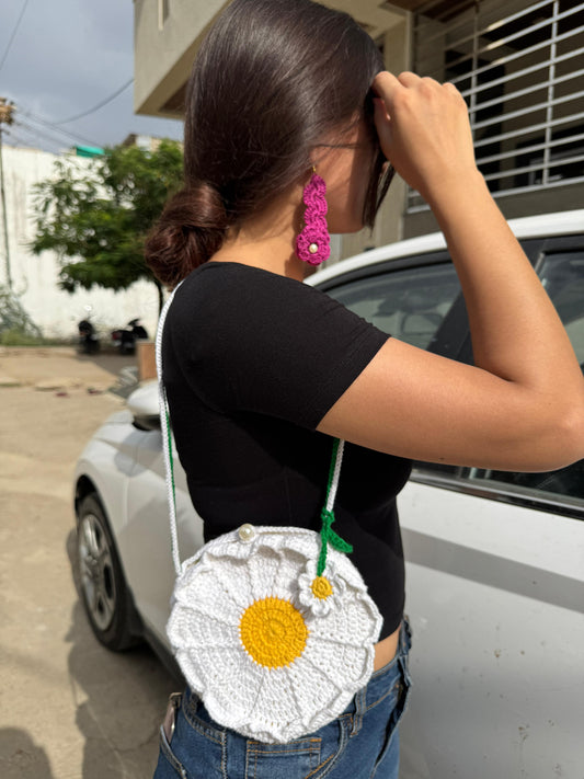 Daisy Flower Small Sling Bag – White