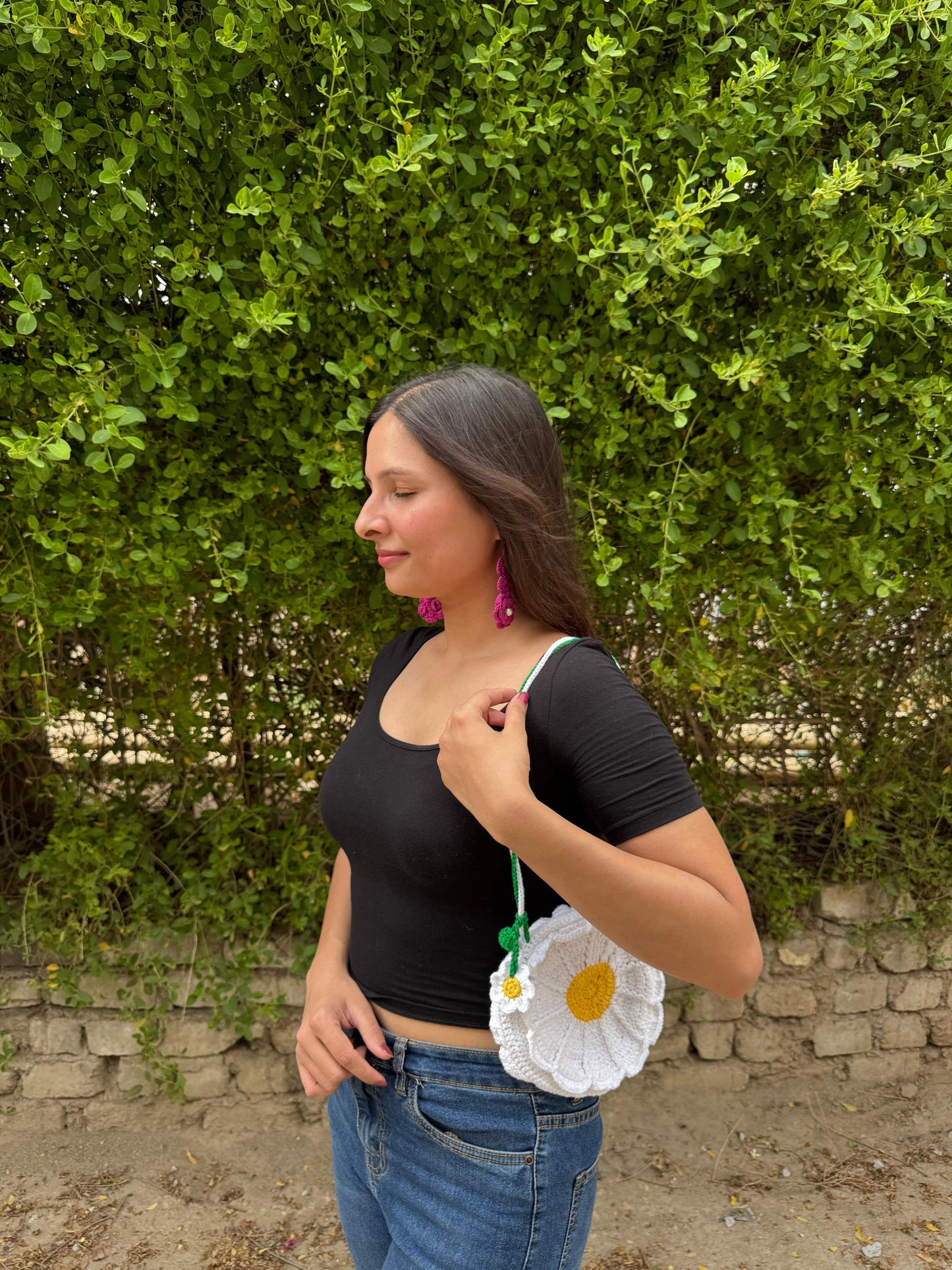 Daisy Flower Small Sling Bag – White